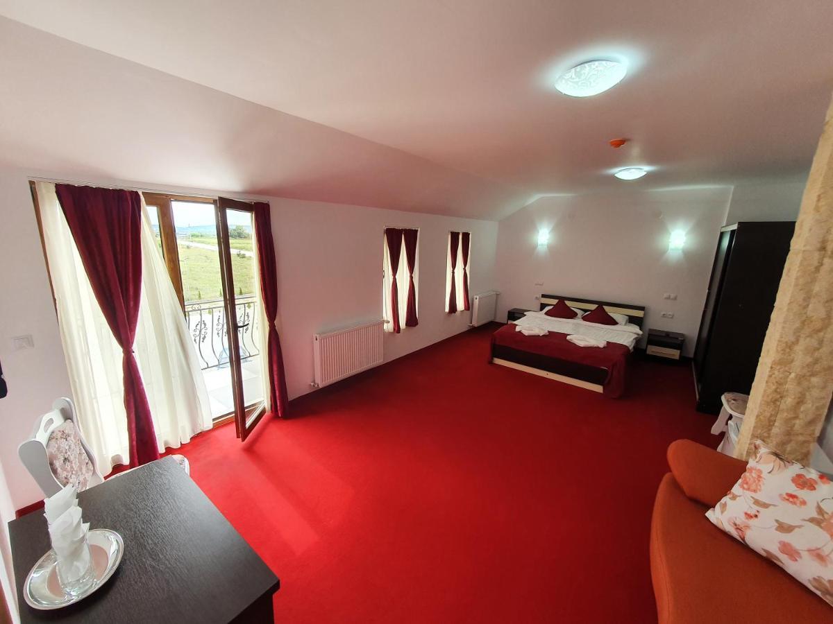 Ari Events Hotell Caseiu Exteriör bild